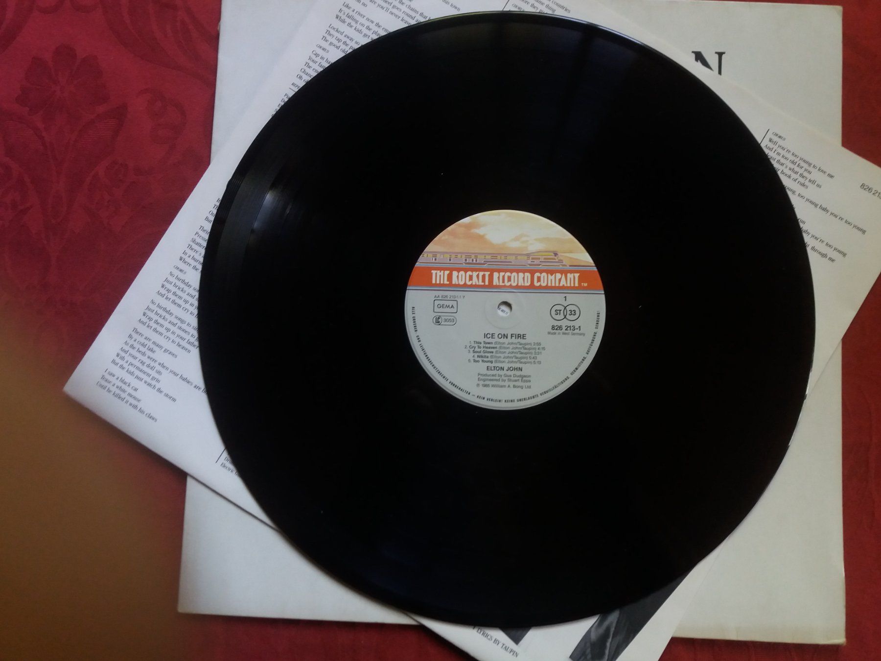 Dischi in vinile: LP (Elton John) Ice on Fire – Usato da Meyrin venduto da toutatis 2