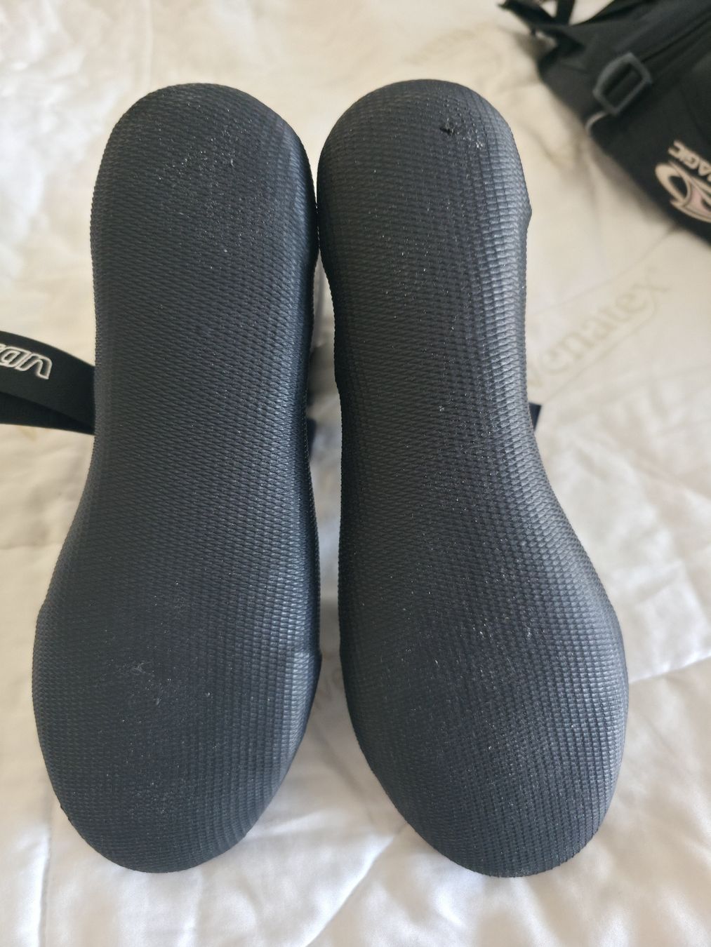 Surfboards & Schwimmbrette: surf schuhe – Neu und originalverpackt aus Diepoldsau von johannanton51 2