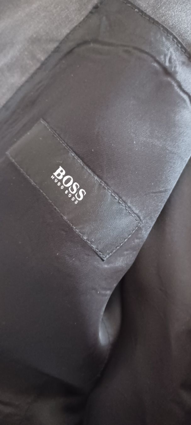 Hugo Boss Completi: Suit Hugo Boss, size S, slim – Usato da Gstaad venduto da sasha0270 1