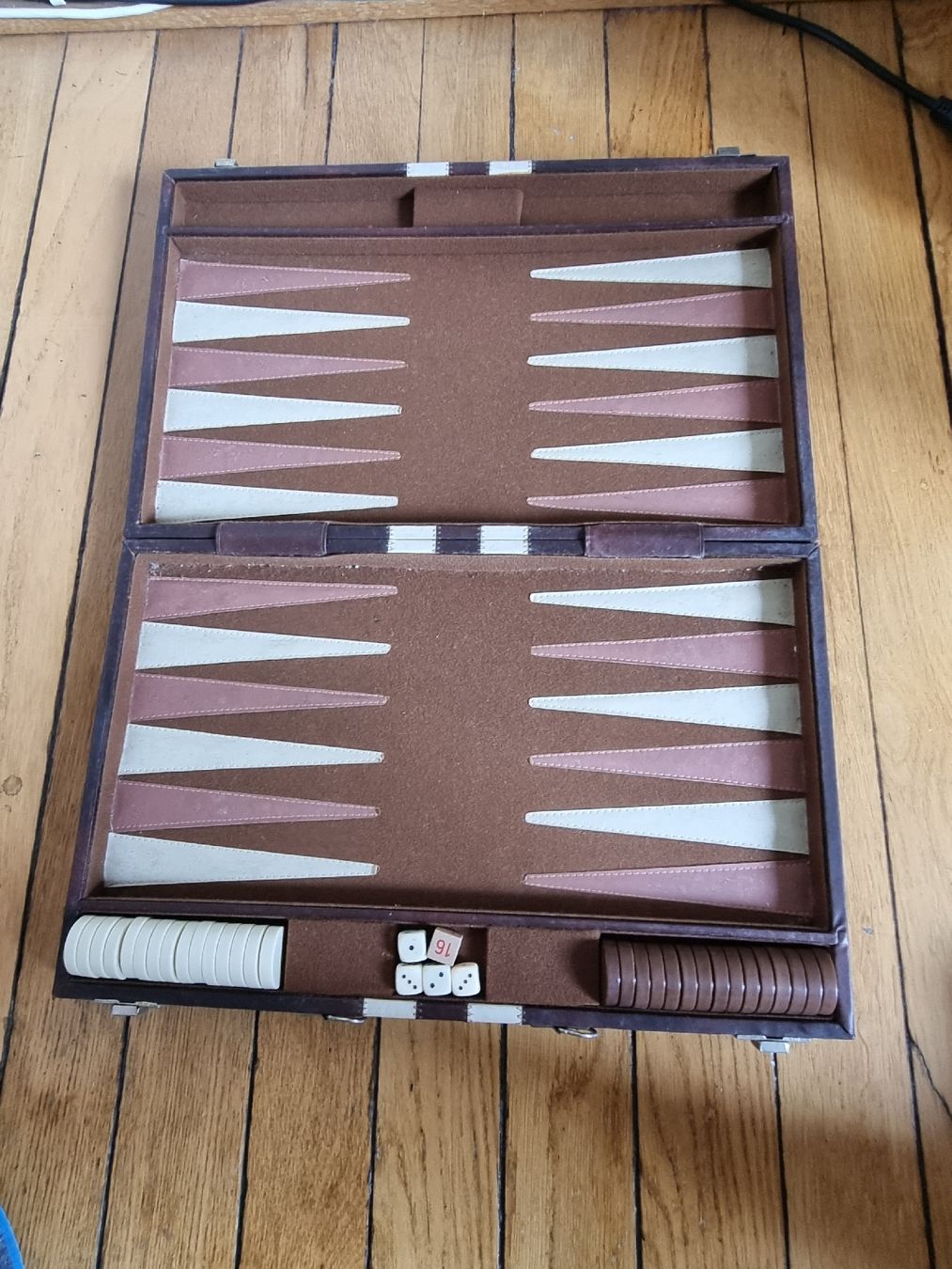 Giochi: Antikes Backgammon Spiel, Reiseversion, Vintage Style! – Usato da Schaffhausen venduto da Leveron13