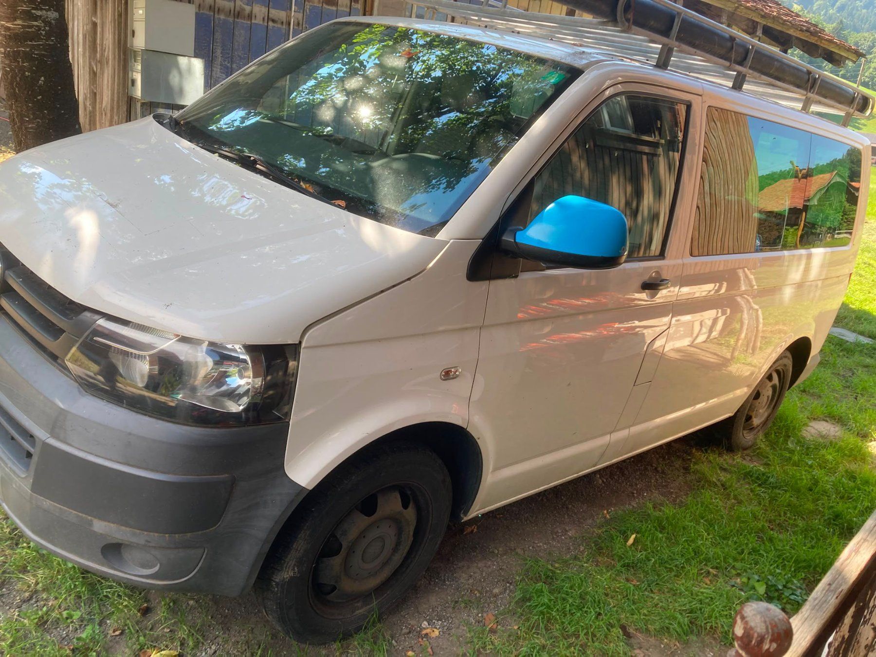 VW Veicoli commerciali: VW Transporter T5 2.0 l weiss 4x4 – Usato da Sattel venduto da Eriam03 1