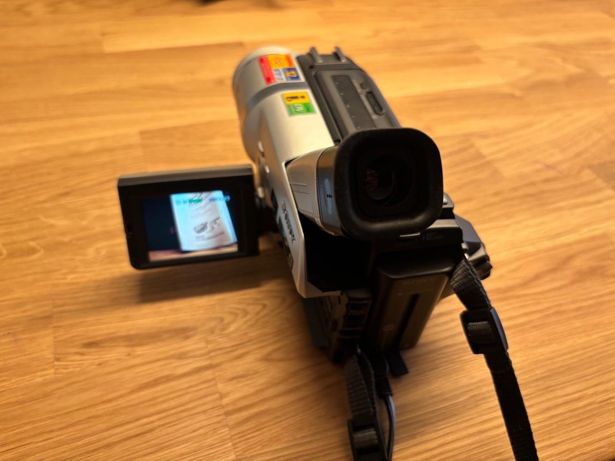Sony Videocamere: SONY Digital Handycam, Digital 8 – Usato da Küttigen venduto da Gabrielle1607 2