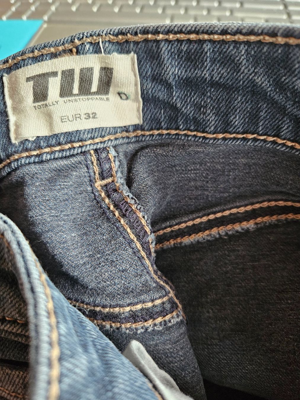 Tally Weijl Jeans: Coole TW Jeans, Gr.32 – Usato da Staffelbach venduto da Frisco77 2