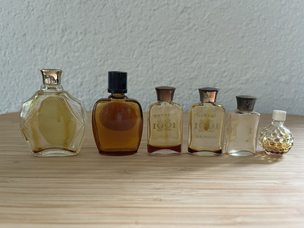 Parfum & Eau de Toilette: Parfumflaschen mini  – Gebraucht aus Lengnau AG von Schmitzli05 1