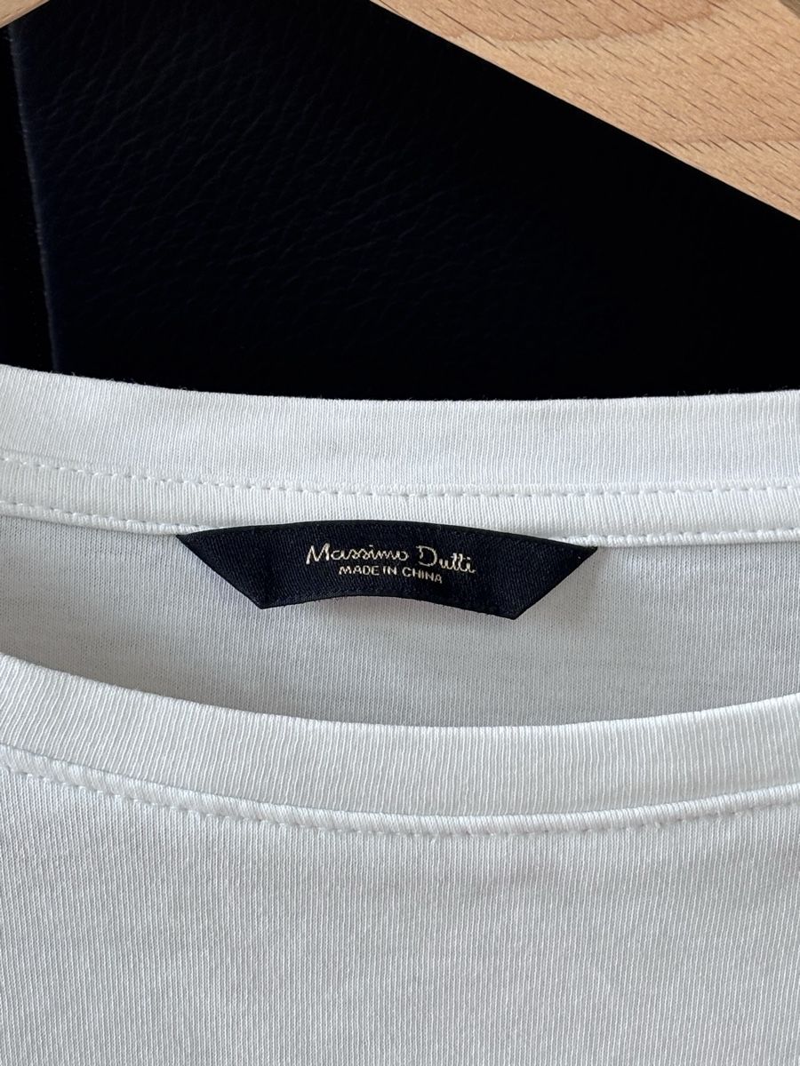 Massimo Dutti T-shirt: Massimo Dutti T-Shirt – Usato da Jona venduto da yan_sg85