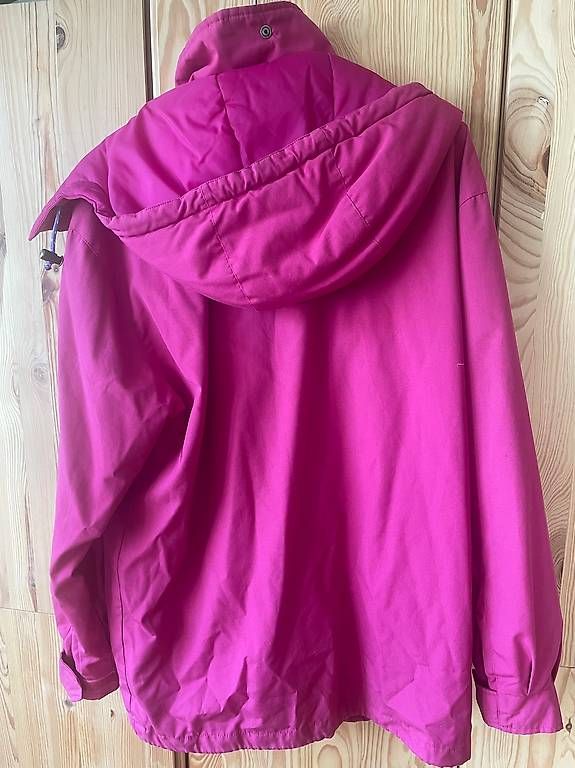 Fila Jacken: Fila Vintage pink Winterjacke Gr. 44 – Gebraucht aus Zürich von ani_8d5j 4