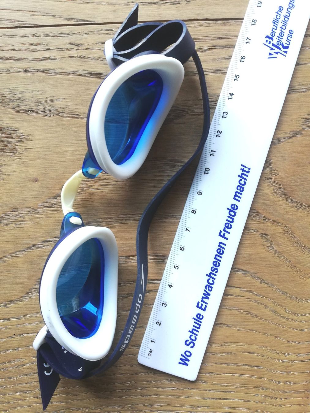 Speedo Occhiali & Lenti: Schwimmbrille von Speedo – Usato da Adelboden venduto da TheOppositeSuperGreg 2