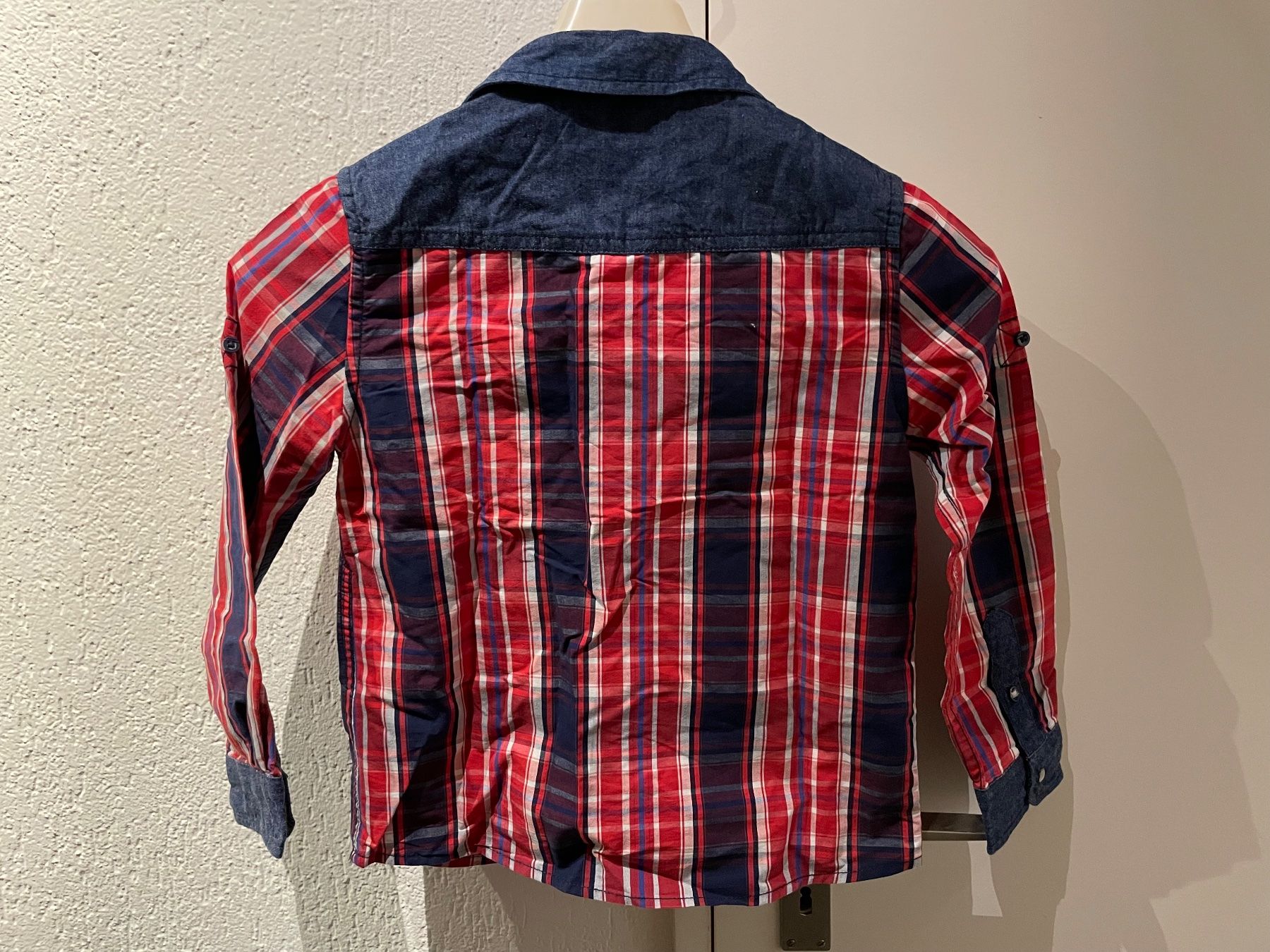 Hemden, T-Shirts & Polos: Langarm-Hemd von Charles Vögele Grösse 116 – Gebraucht aus Pfäffikon ZH von rue78 1
