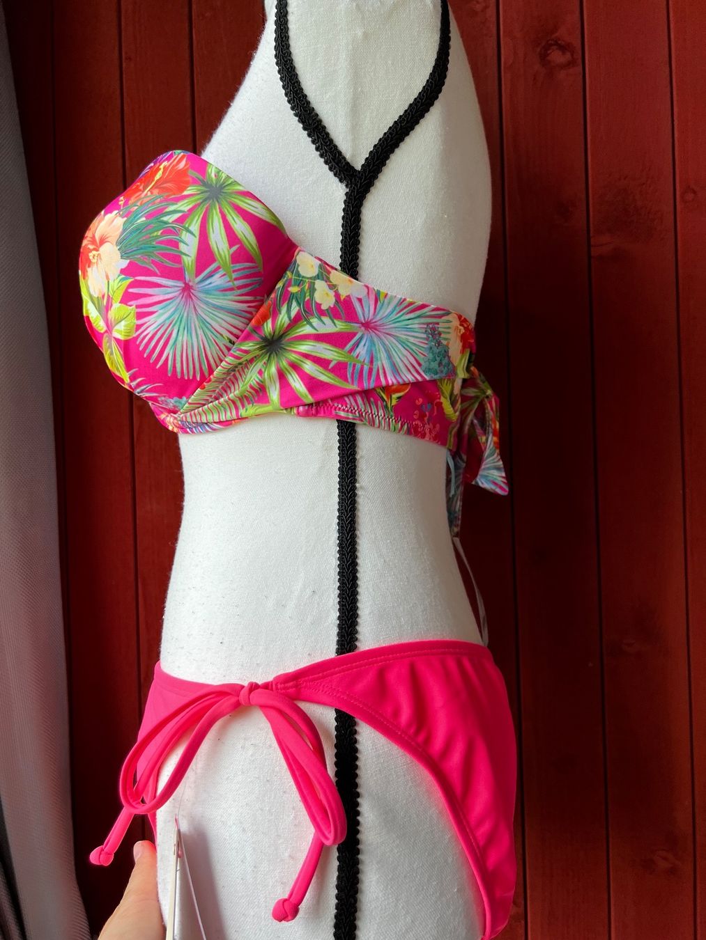 Roxy Badekleider & Bikinis: BH 75 Unterhose XL Roxy Neu Badeanzug – Neu und originalverpackt aus Riehen von edu_92w7 8
