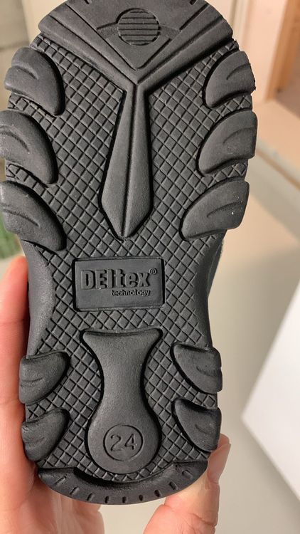 Chaussures garçon: Zwei Winterstiefel 23/24 – D'occasion à Inwil par adriana231 1