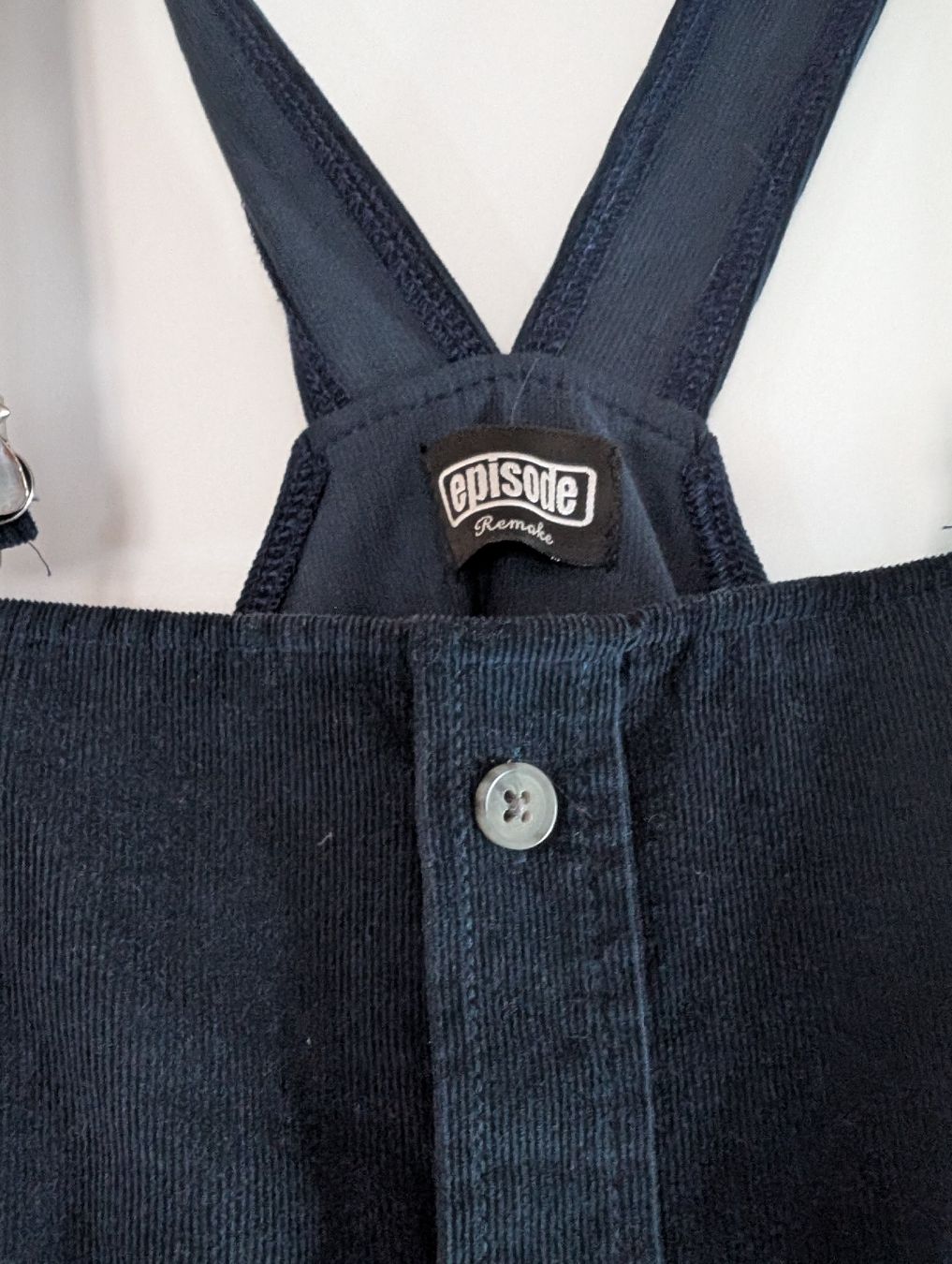 Robes: Cord Dungaree Kleid M  – D'occasion à Ringgenberg BE par Vinyl.Love 1