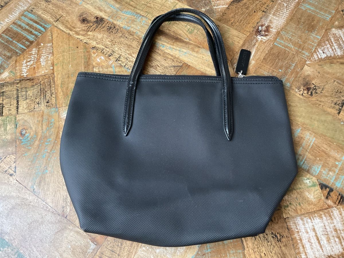 Lacoste Taschen für Damen: Lacoste klassische kleine schwarze Handtasche – Gebraucht aus Bachenbülach von Sybeco 1