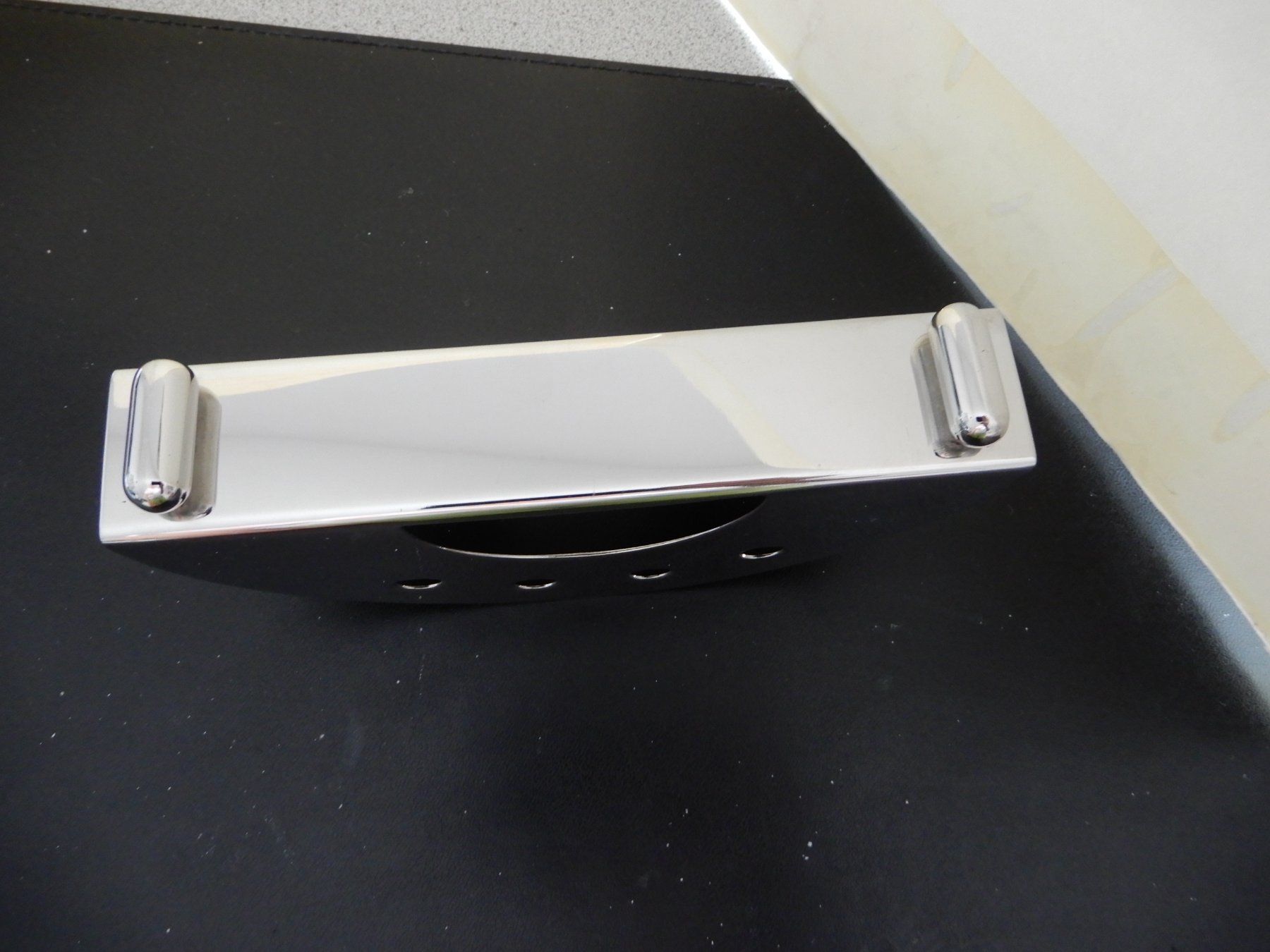 Supporti a parete: Serviettenhalter (ohne Serviette) – Usato da Burgdorf venduto da Liss 2