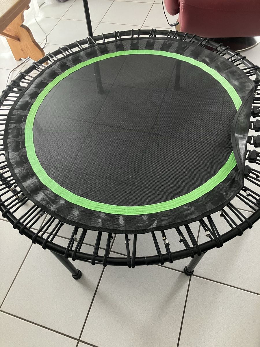 Trampoline: Trampolin mit 8 Schraubbeinen – Gebraucht aus Hindelbank von Scroki