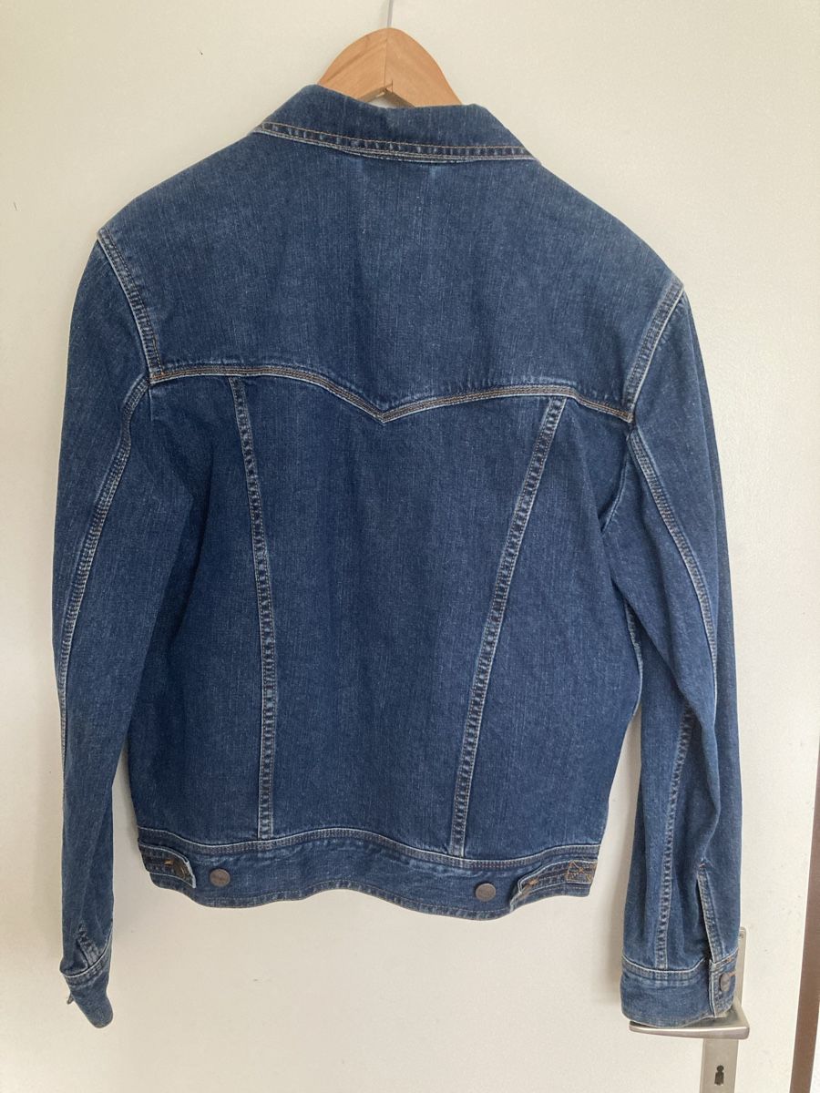 Giacche: Jeansjacke Wrangler Grösse M/L – Usato da Sempach venduto da Pablonsky 2