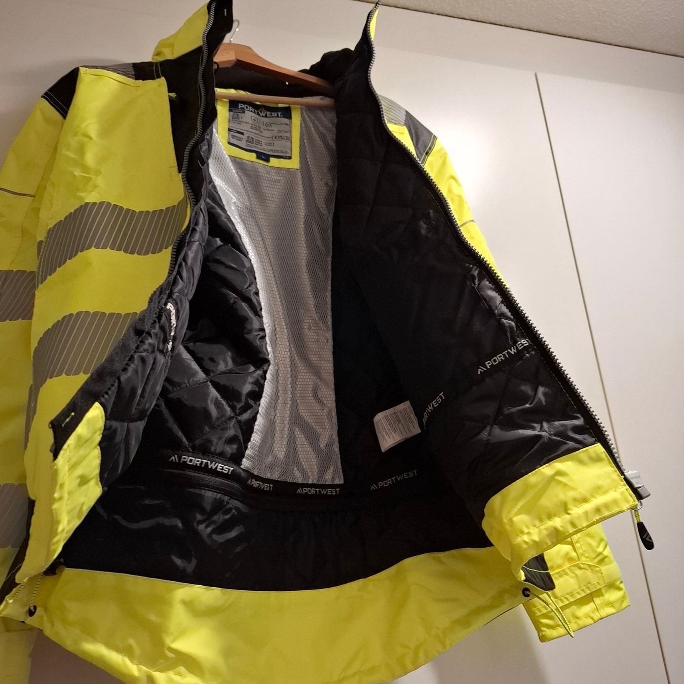 Giacche: Portwest Warnschutz-Winterregenjacke-Damen – Nuovo (secondo la descrizione) da Hombrechtikon venduto da Tinea82 1