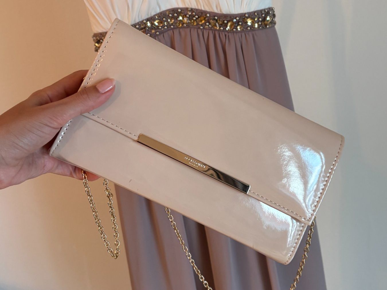 Borse da donna: Accessorize Blush Pink Evening Bag with Gold Chain – Usato da Zürich venduto da KeyboardStep 5