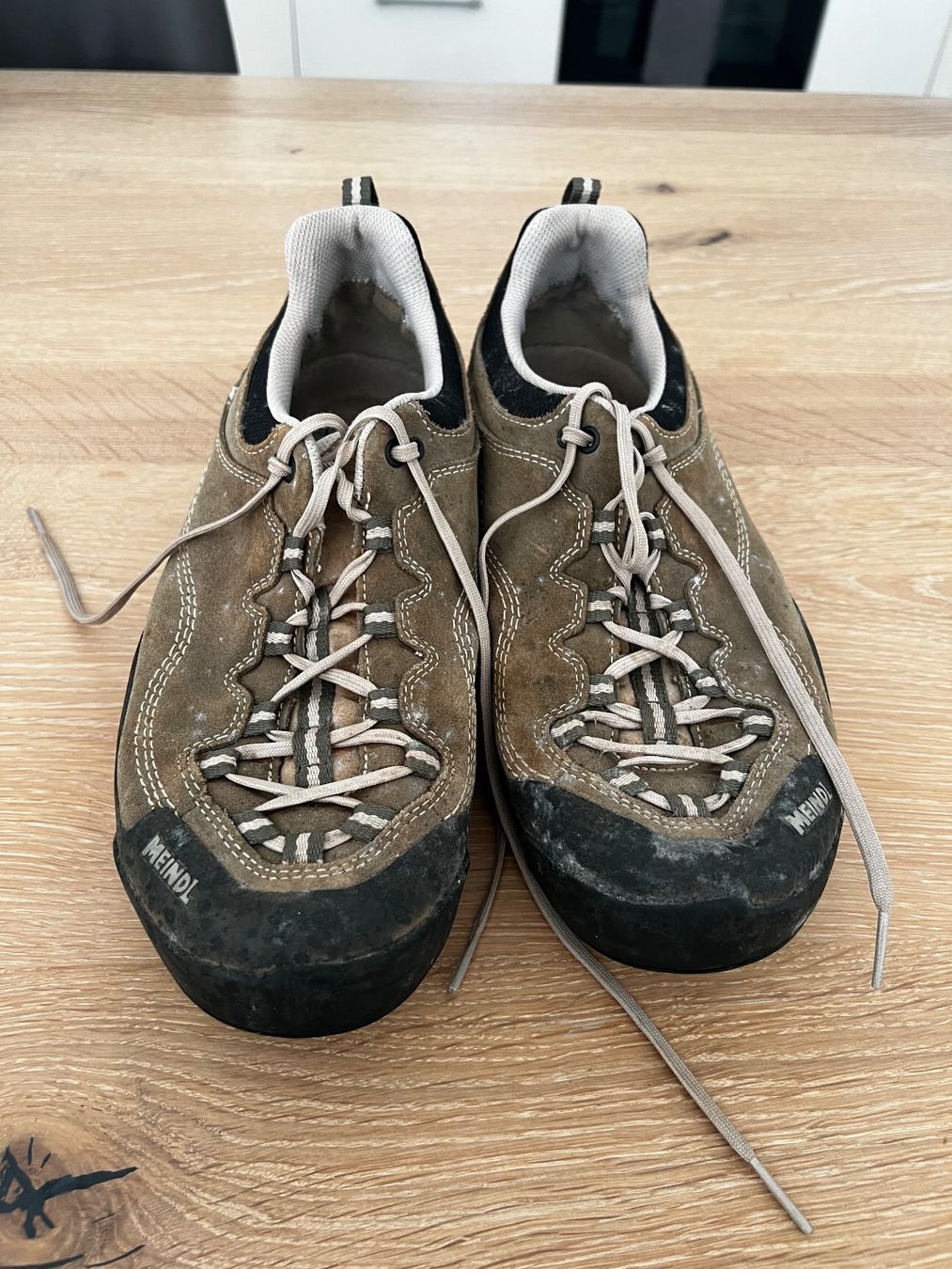 Meindl Herrenschuhe: Meindl Wanderschuhe – Gebraucht aus Oberwil-Lieli von Jo-Ke