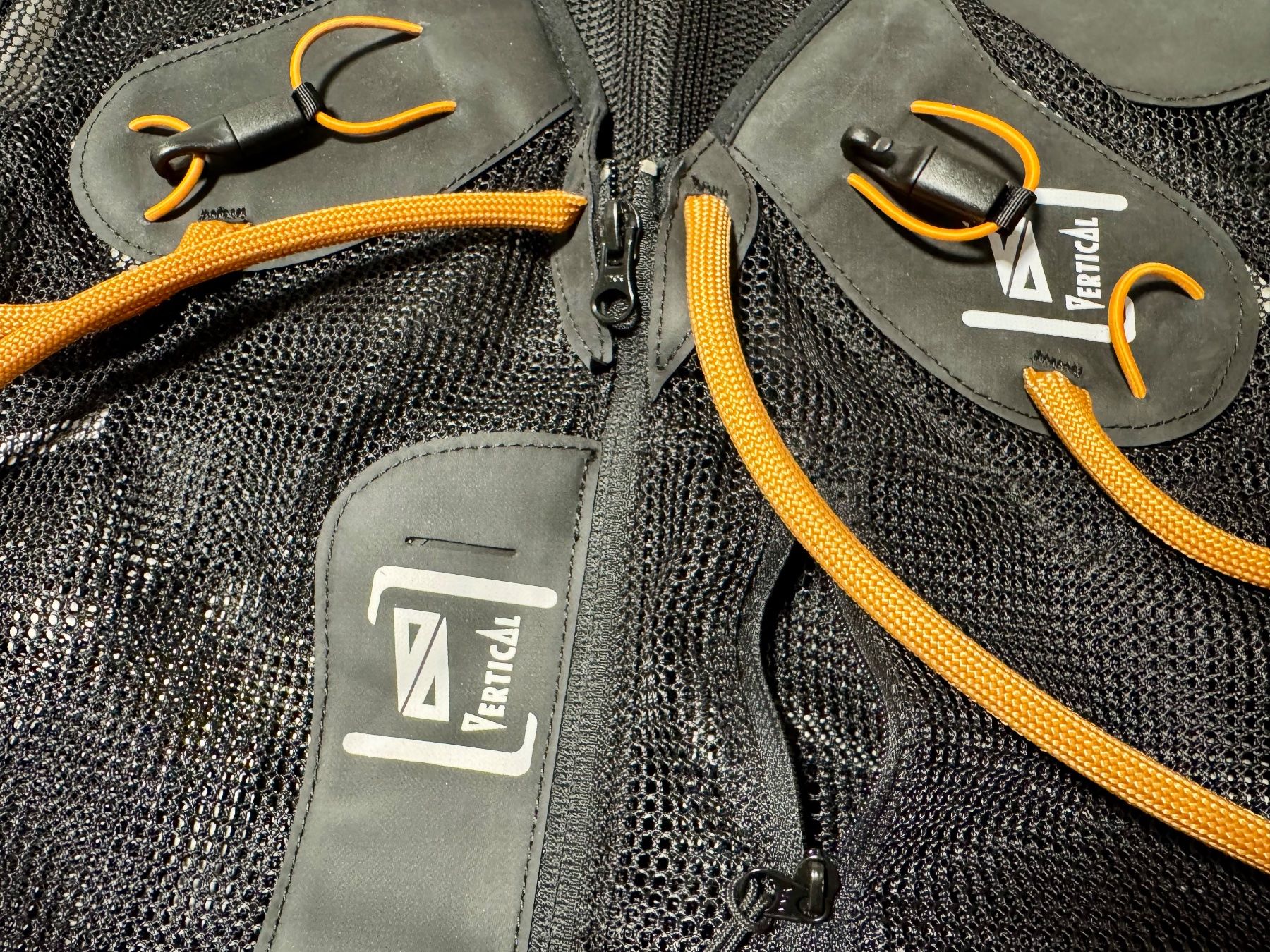 Attrezzatura da arrampicata: Vertical Weste BigWall Hardware Friends Arbeitsmittel etc. – Nuovo (secondo la descrizione) da Rothenthurm venduto da WalterliTell 3