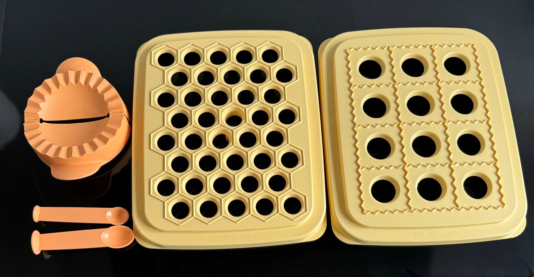 Tupperware Küchengeräte: Tupperware Tortellini Ravioli Set Happy Snack – Gebraucht aus Herzogenbuchsee von zukerka 1