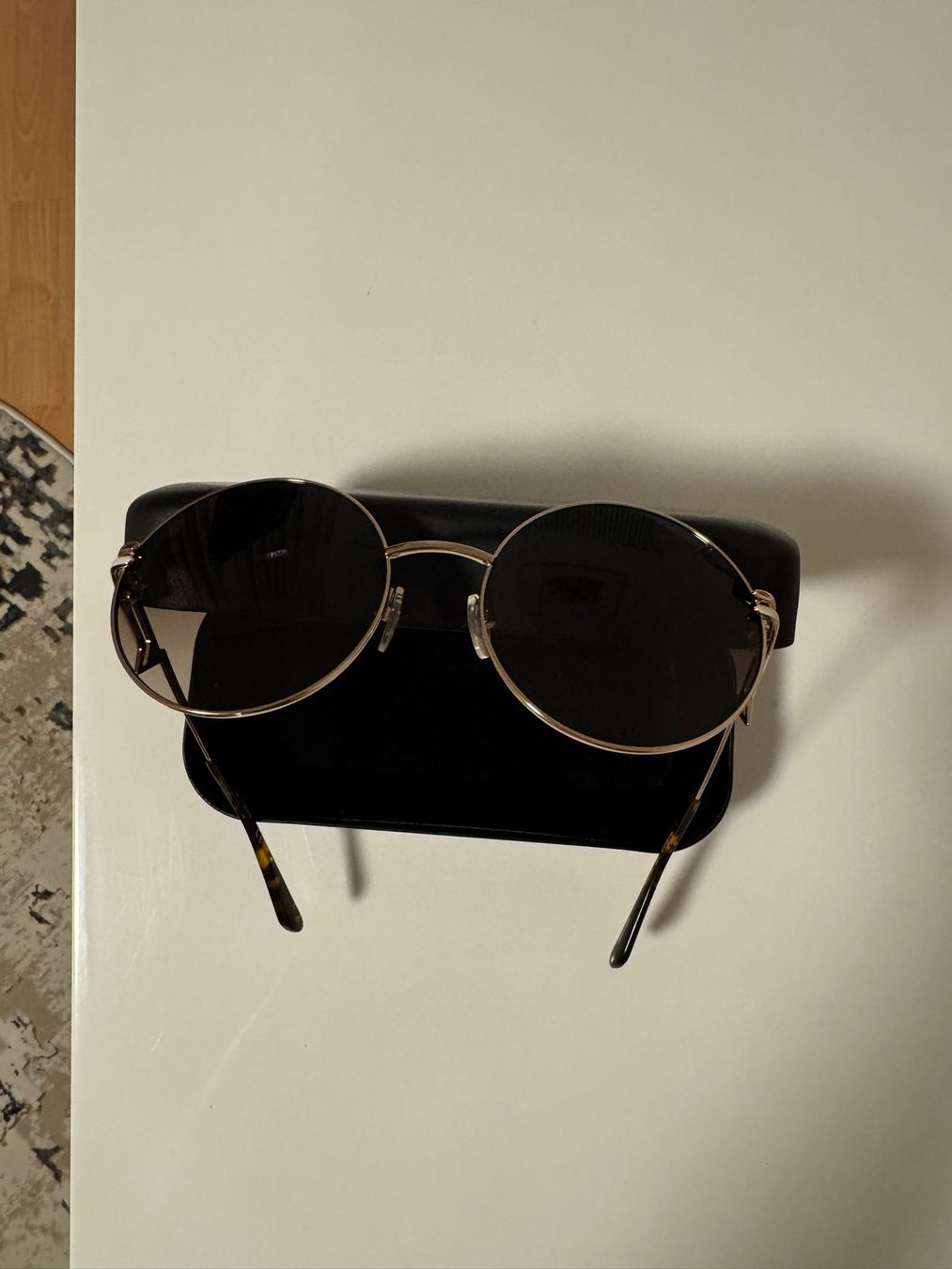 Guess Occhiali & Lenti: Guess Sonnenbrille original neuwertig – Nuovo (secondo la descrizione) da Dietikon venduto da Eleda 1