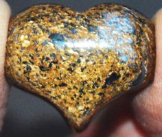 Deko - Heilsteine X-604 – Bronzit Herz – ca. 25x20x11mm