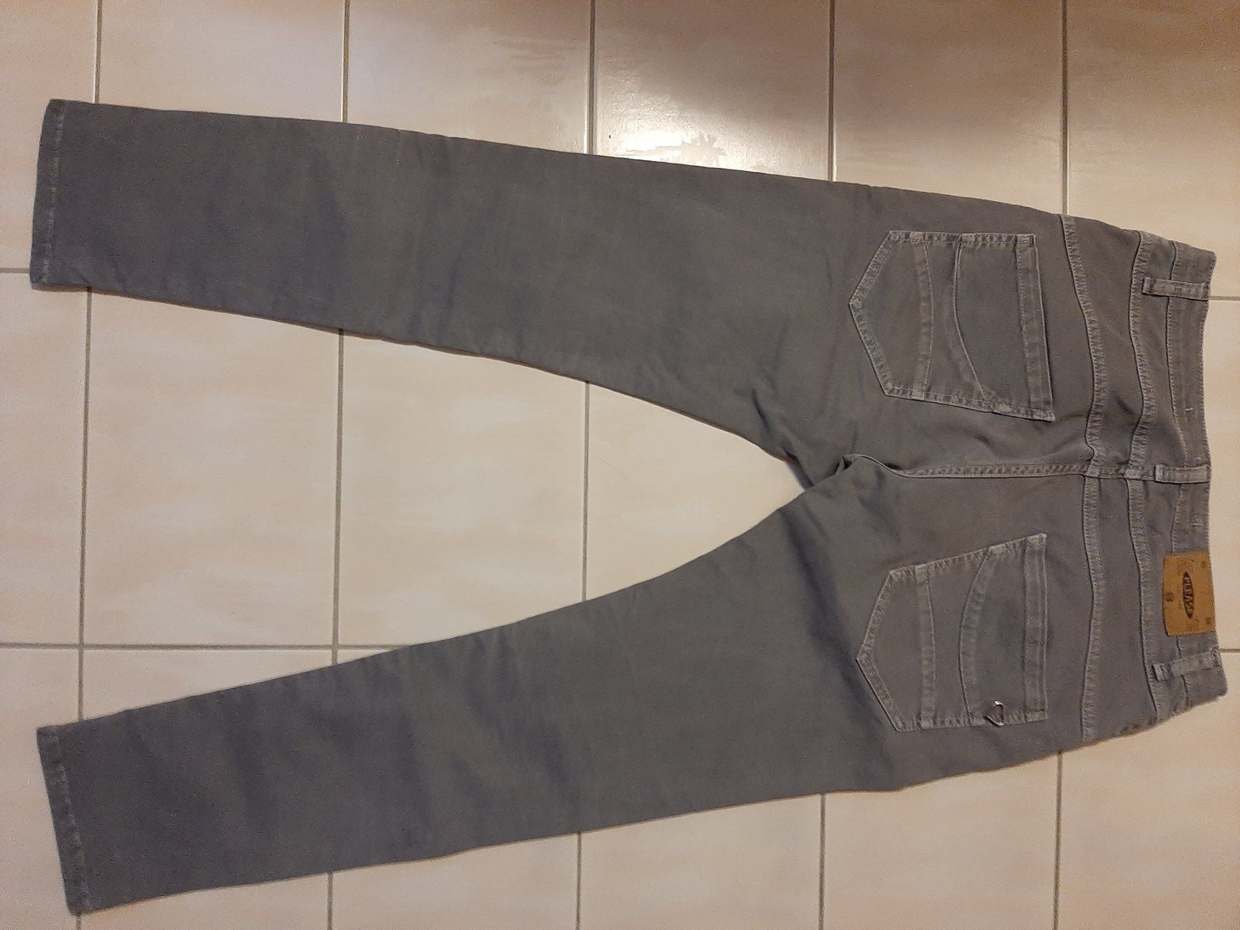 Please Jeans Pantaloni: Please Boyfriend Hose grau small – Usato da Brunnen venduto da bahari02 1