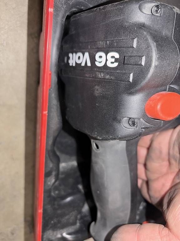 Trapani: Hilti Bohrhammer  – Usato da Lausen venduto da Gjuliana4 2