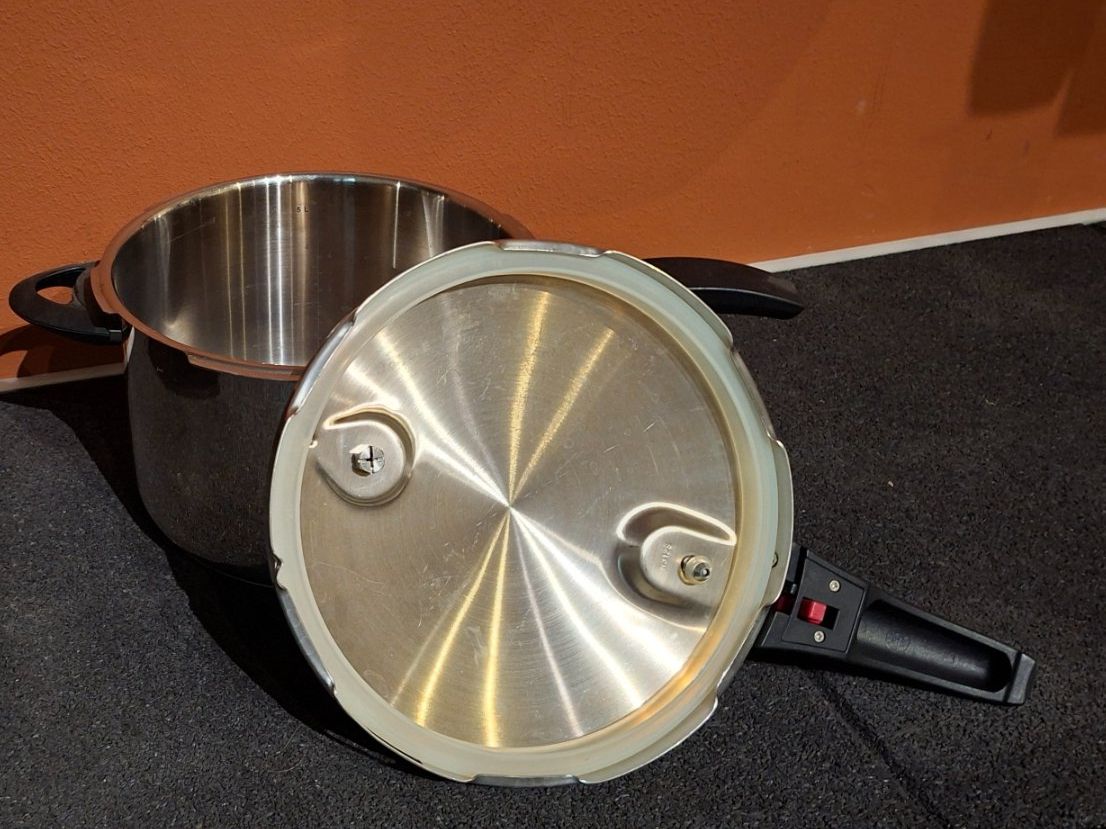 Thomas Töpfe: Schnellkochtopf / Dampfkochtopf – Gebraucht aus Kefikon TG von ode_fm6v 1