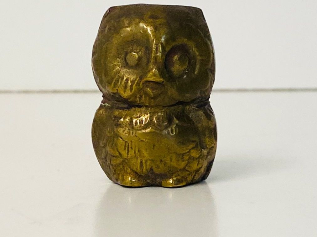 Statuette: Briefbeschwerer Talisman Eule Messing Mid Century 60s – Usato da Zürich venduto da Arche_Brockenhaus 4