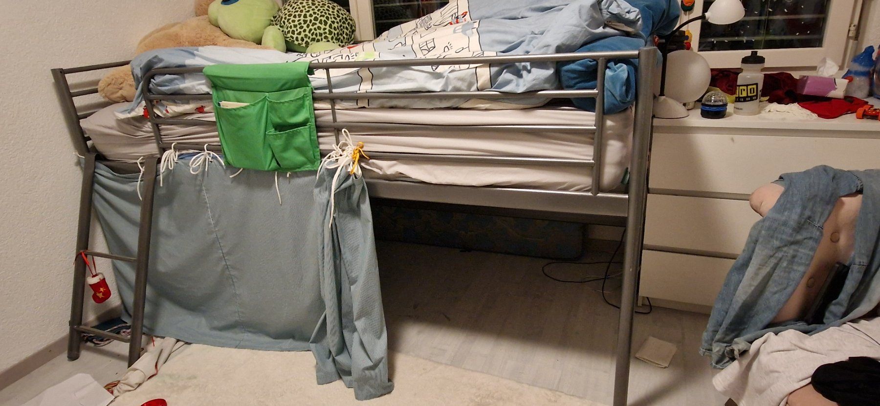 Ikea Letti: Stahl Bett- mit Vorhänge – Usato da Bonstetten venduto da RuteC 1