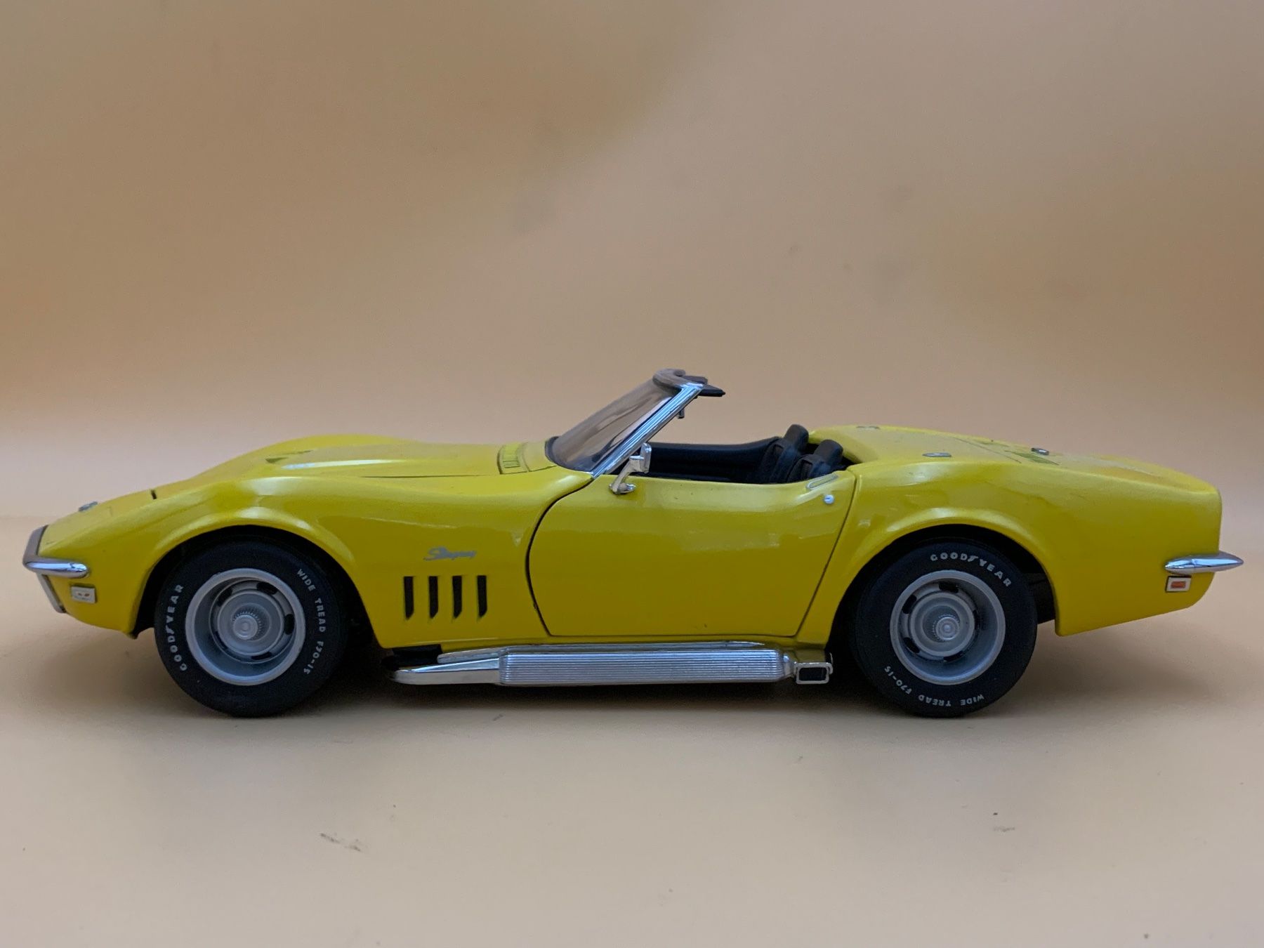 Revell Modellini d'auto: Chevrolet Corvette 1969 1:18 – Usato da Epautheyres venduto da LordSkull 1