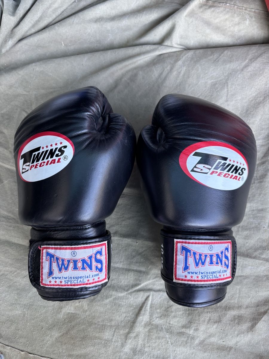Guanti & manicotti: Gants de boxe – Usato da GENEVE venduto da W-__-2000