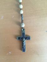 Rosenkranz mit geschnitzten Perlen