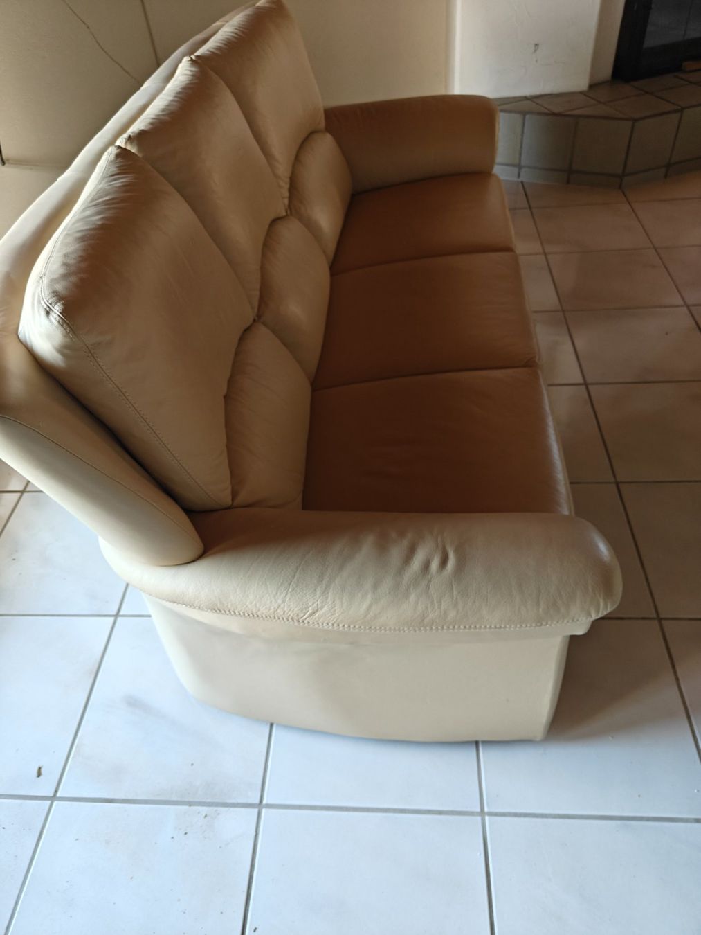 Divani: Polstergarnitur Leder - 3-Sitzer Sofa mit 2 Sesseln – Usato da Birr venduto da DisDas 6