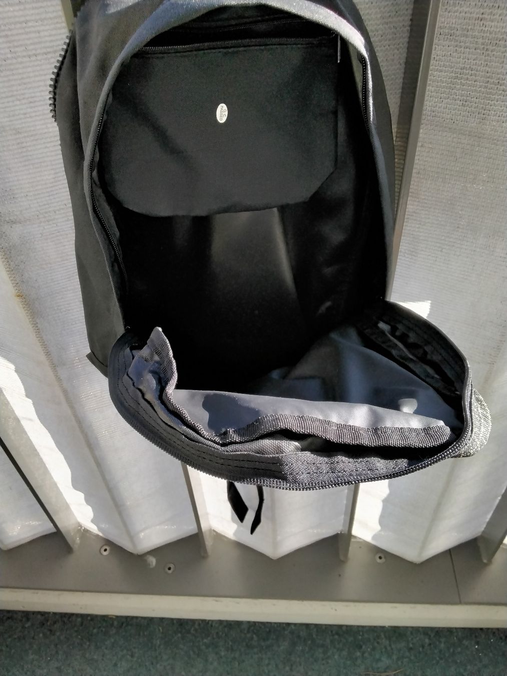Zaini: KLEINER RUCKSACK SCHWARZ – Usato da Biel/Bienne venduto da dasi3 1