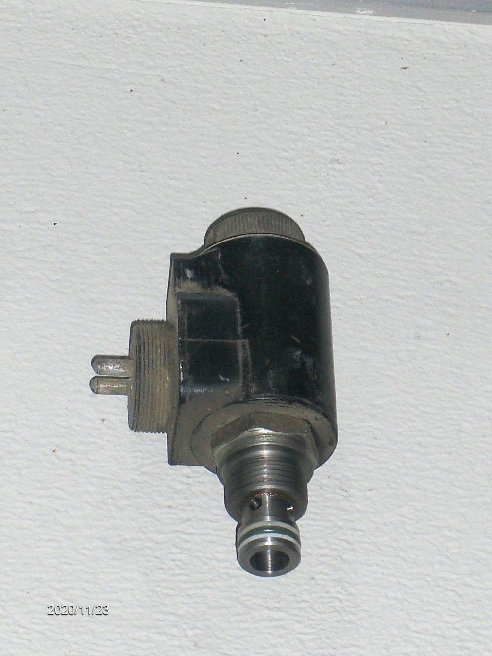 Altro per industria metallurgica: Hydraulik Filter +El.Ventil Fluidic am Block /Pn.Bremsventil – Usato da Schlattingen venduto da Schmidi50 5
