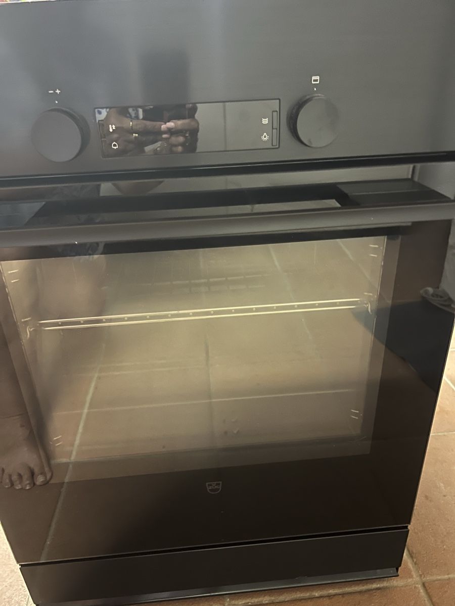 V-Zug Elettrodomestici da cucina: Combair V600 Einbaubackofen Zustand gut – Usato da Basel venduto da spillone123 1