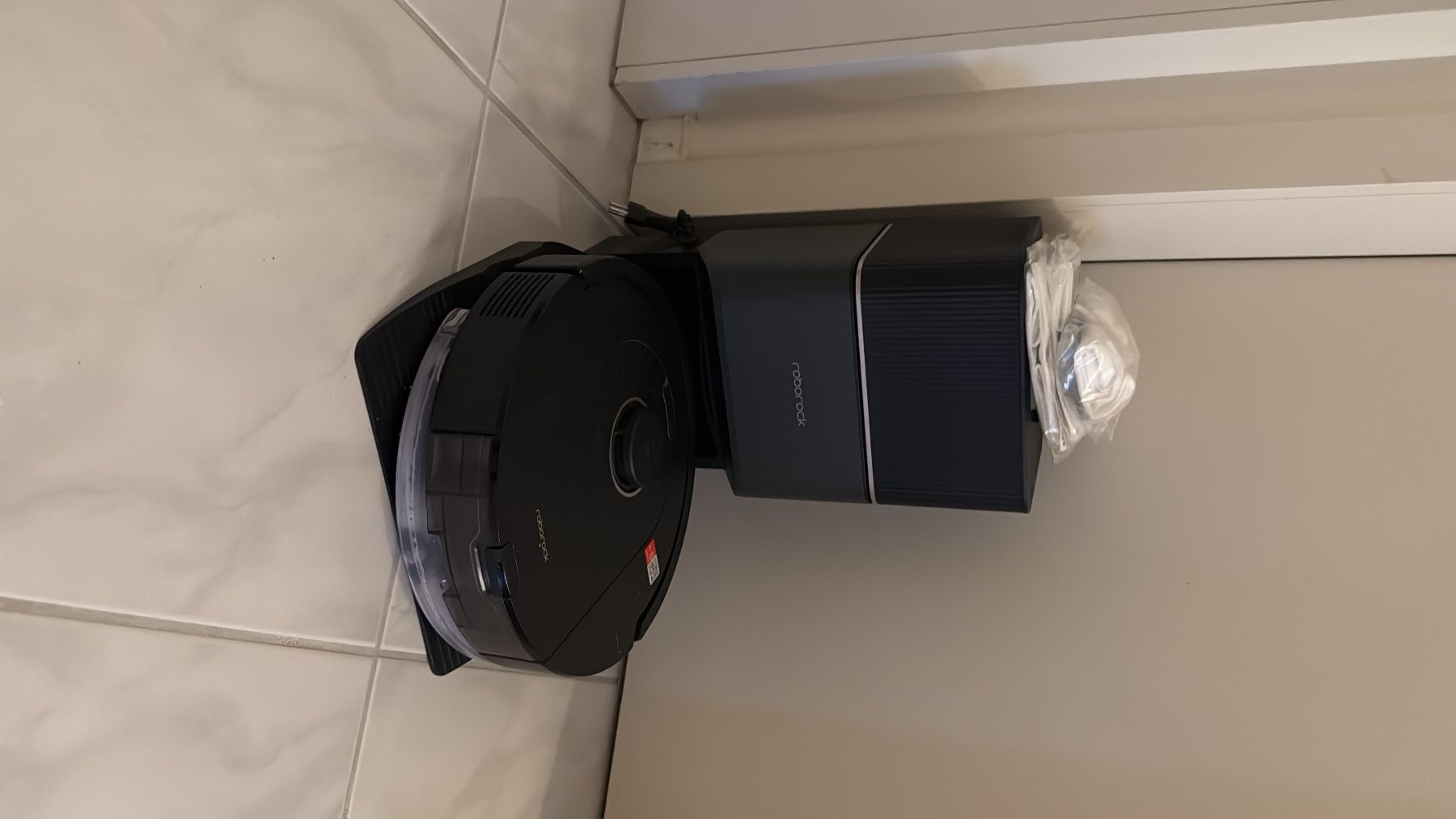 Roborock Staubsauger & Zubehör: Saugroboter Roborock mit Ladestation – Gebraucht aus Ennetbürgen von Geraldine-Celine