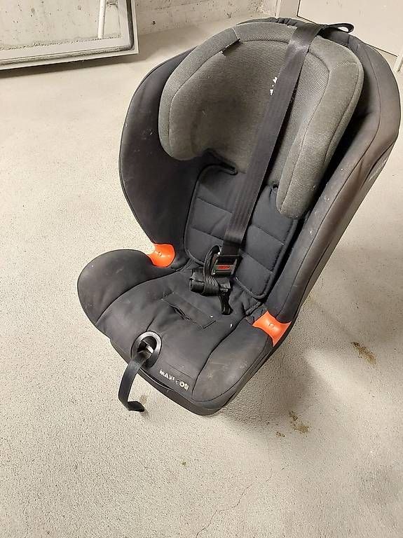 Seggiolini per auto: Kindersitz – Usato da Solothurn venduto da maevren