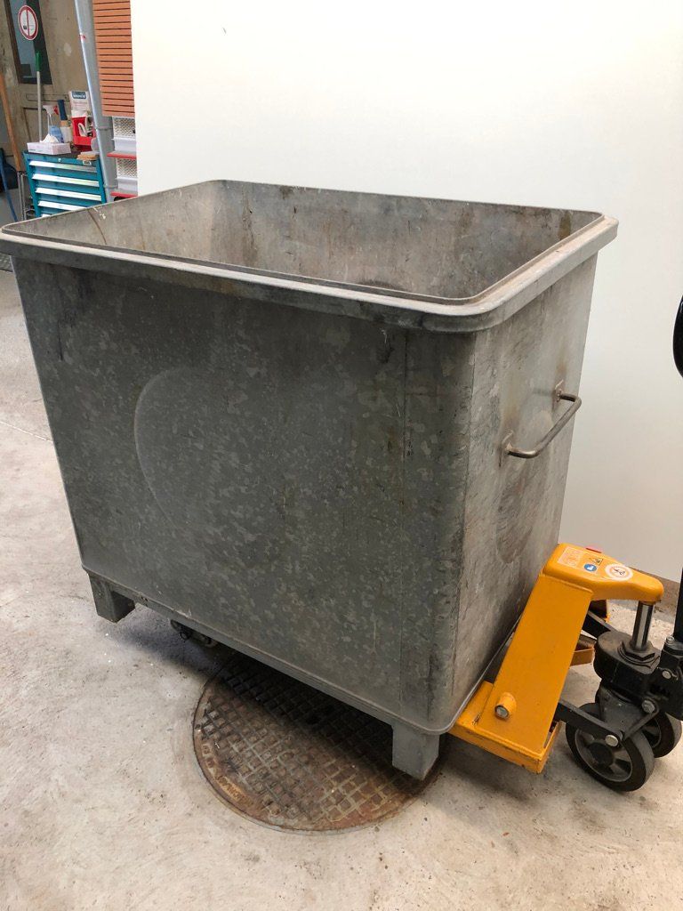 Conteneurs de construction: Container – D'occasion à Meltingen par elino95