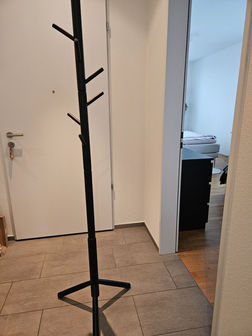 Autres décorations & accessoires: Jacken-/Kleiderständer schwarz holz – D'occasion à Winterthur par Linda1203