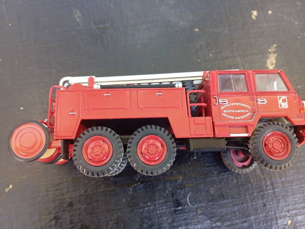 Modellini d'auto: Feuerwehr Berliet FF  6x6 – Usato da Basel venduto da Petergunn 1