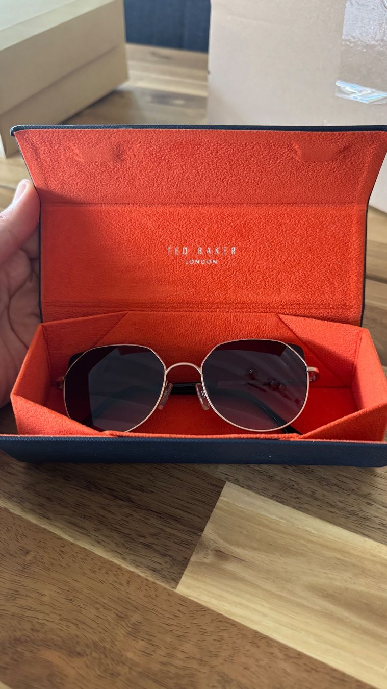 Brillen & Gläser: TED BAKER Sonnenbrille – Gebraucht aus Rothenthurm von Lynn_DM 1