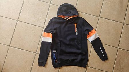 Sweat à capuchon 170/176