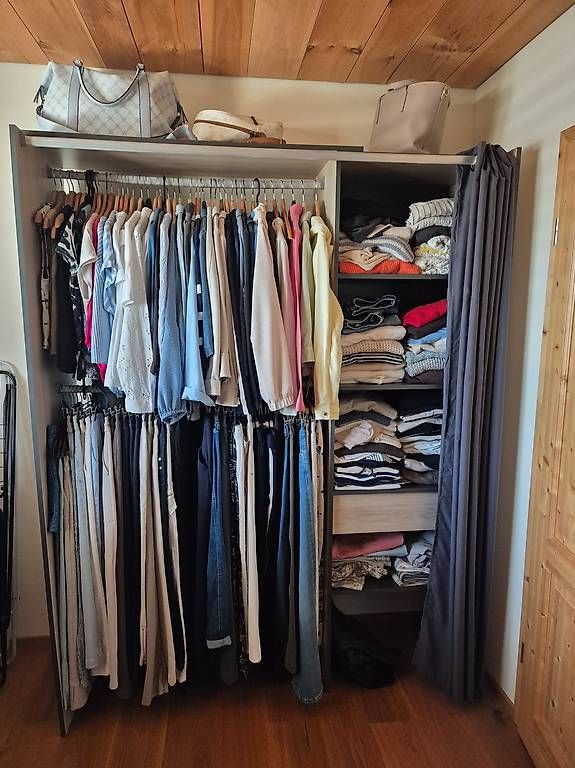 Armadi: Kleiderschrank – Usato da  venduto da  1