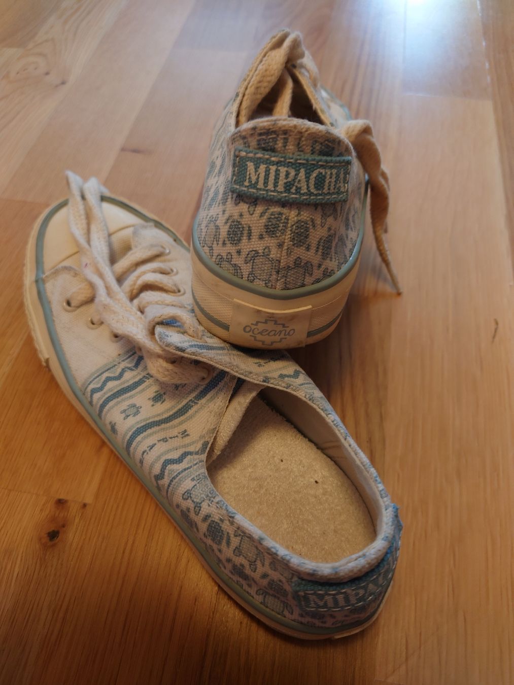 Chaussures femmes: MIPACHA Turnschuhe gemustert Grösse 39 gebraucht – D'occasion à Murten par alau3 2