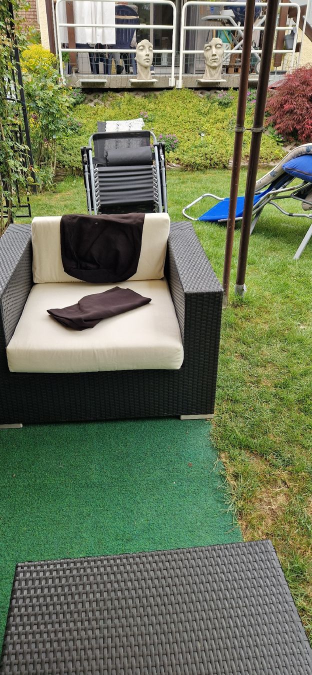 Divani: Neuwertige Rattanlounge mit Liege+Tisch – Usato da Oberentfelden venduto da Rstoller 1