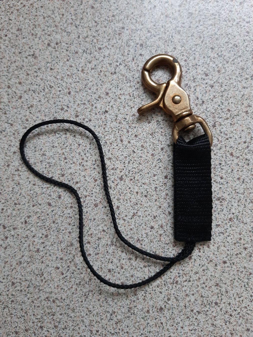 Attrezzatura da arrampicata: Karabiner mit Schnur – Nuovo (secondo la descrizione) da Bülach venduto da blackhawk21