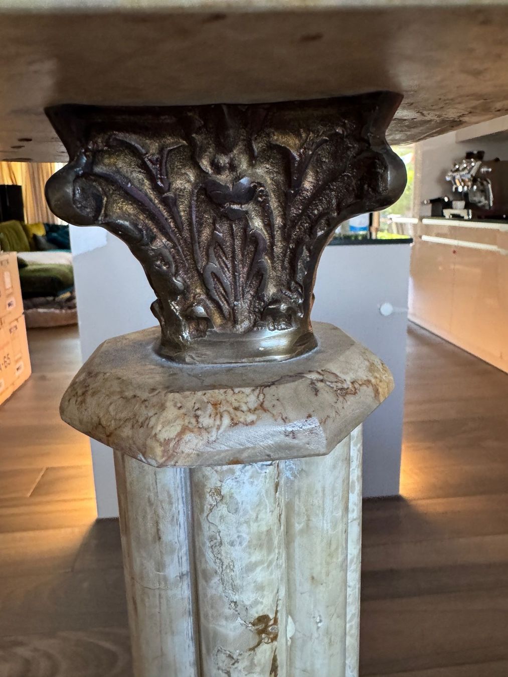 Sonstige Dekorationen & Accessoires: Marmorsäule / Pflanzenständer, Höhe 108cm ANTIK – Gebraucht aus Horgen von Auction-Kings 6